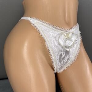 E Bole Thong G-String Panty One Size Lace Acetate Satin Music? Heart Faux Pearls